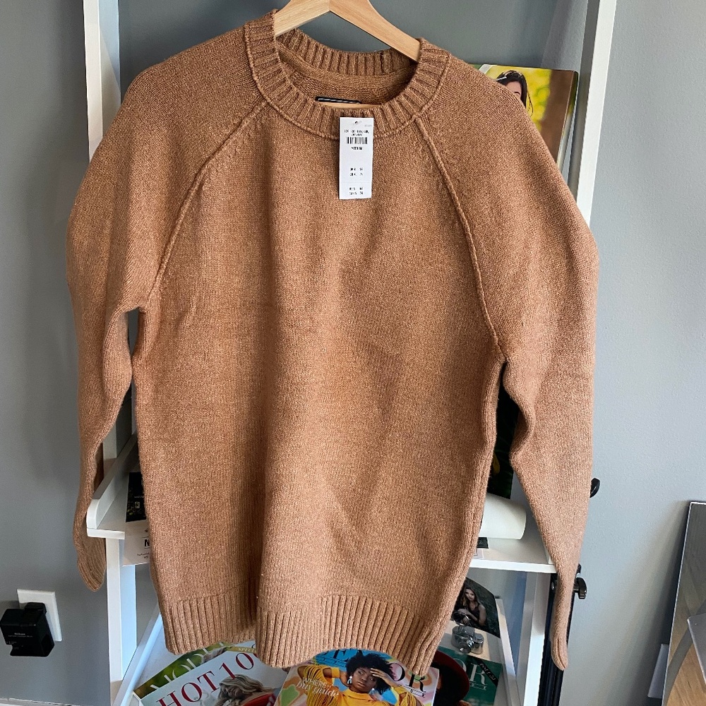 NWT Men's Abercrombie Camel Crewneck Sweater Size Medium